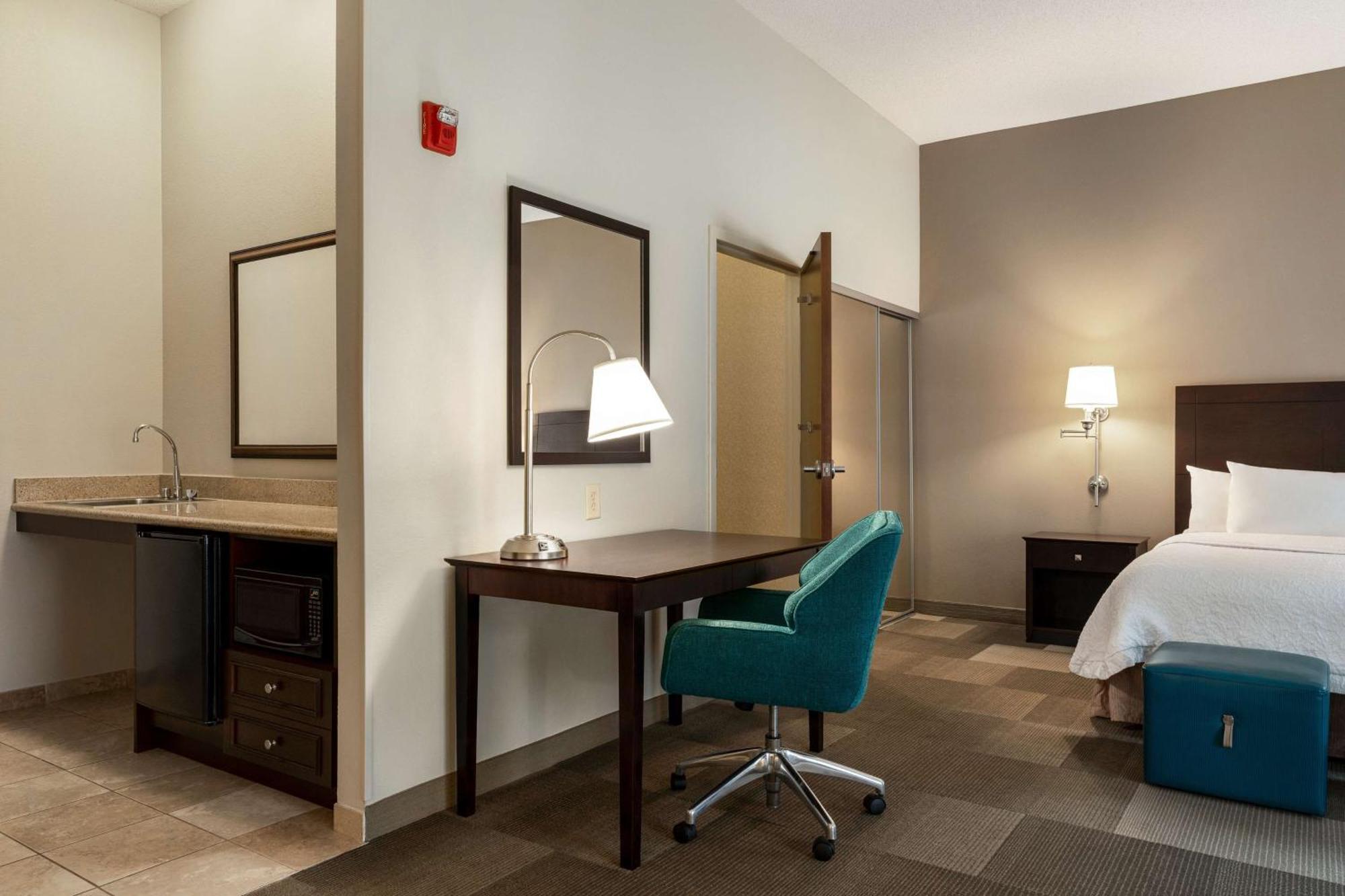 Hampton Inn & Suites Atlanta Airport West Camp Creek Pkwy College Park Esterno foto